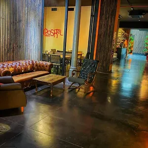 Poshtel - Premium Hostal